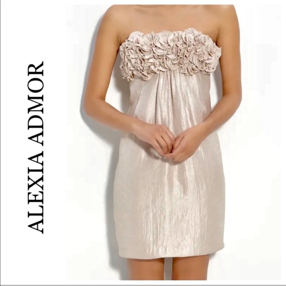 Like new Alexia Admor Champagne Gold Shimmer Strapless Dress neutral NYE